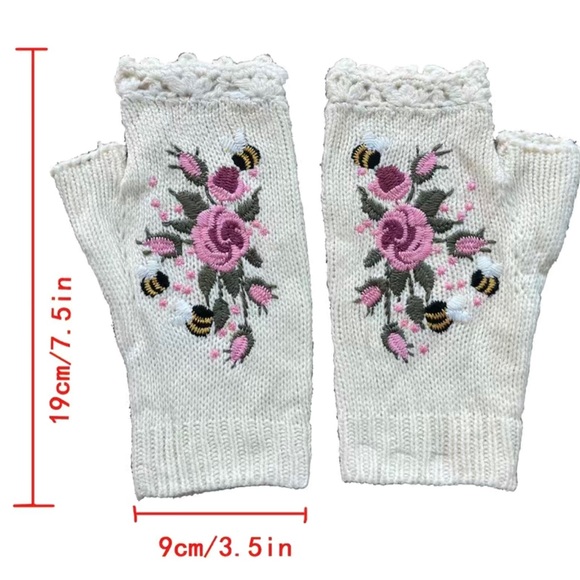 🌟 HOST PICK 🌟 White Embroidery Gloves Women's Knit Gloves Flower Fingerless - Picture 3 of 3